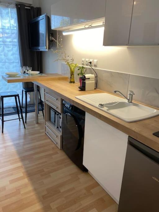 Le Cosy Tassin - Rez De Jardin Leilighet Eksteriør bilde